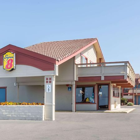 Super 8 By Wyndham Fort Bragg Bagian luar foto