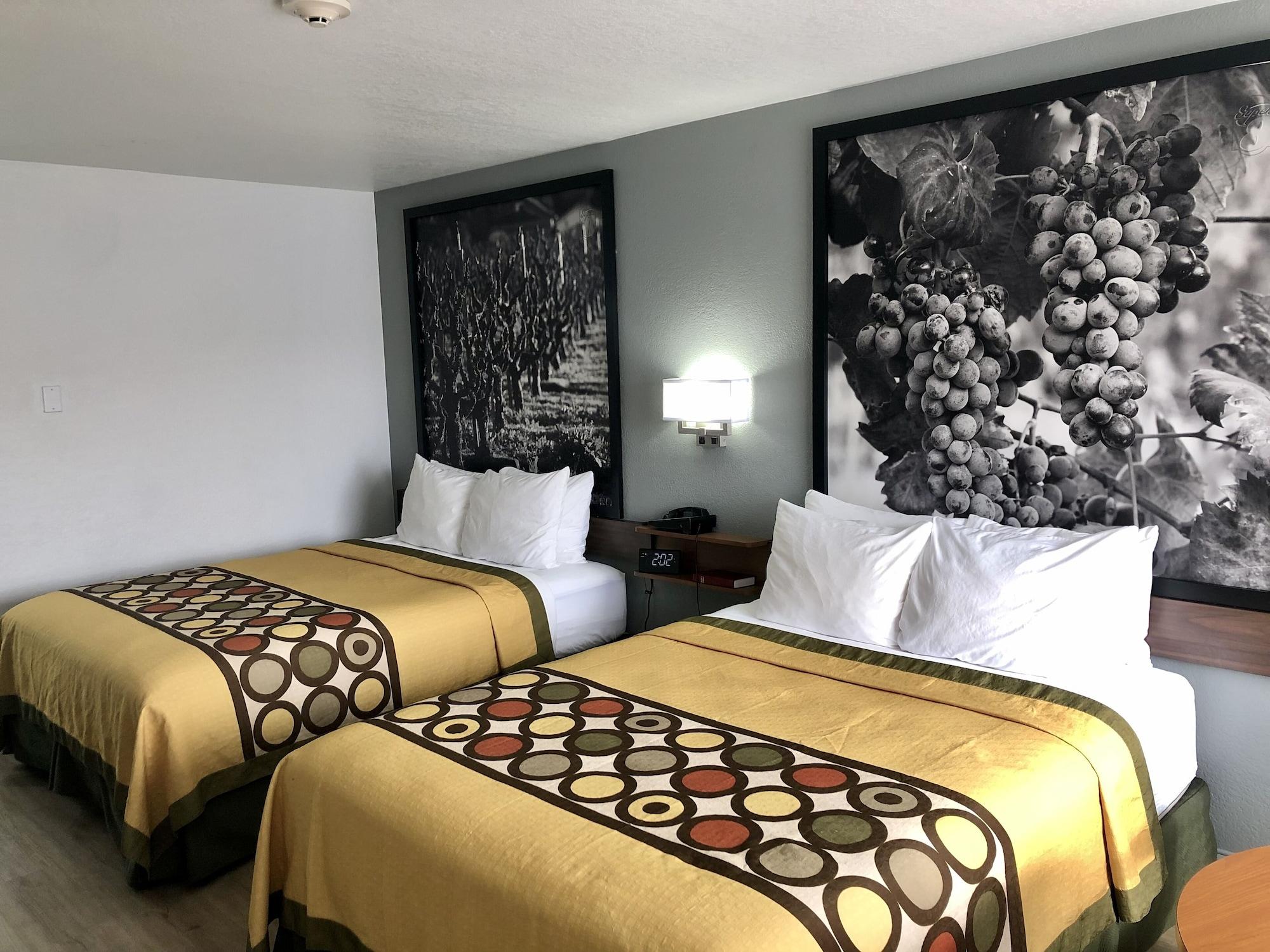 Super 8 By Wyndham Fort Bragg Bagian luar foto