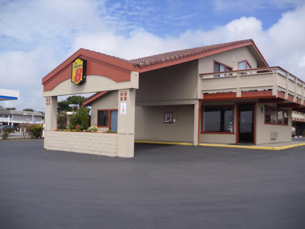 Super 8 By Wyndham Fort Bragg Bagian luar foto