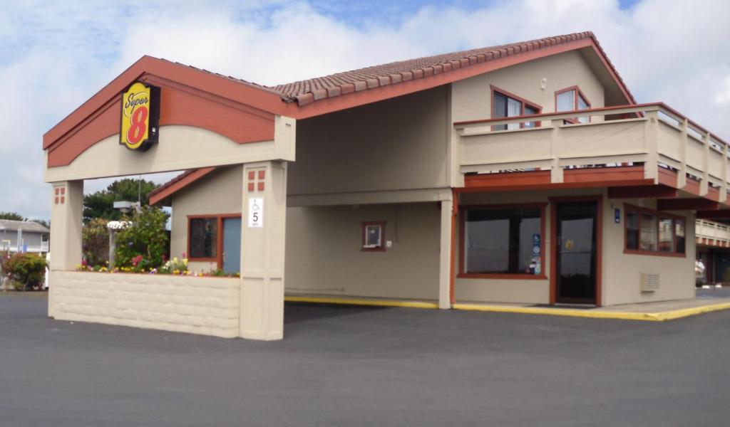 Super 8 By Wyndham Fort Bragg Bagian luar foto